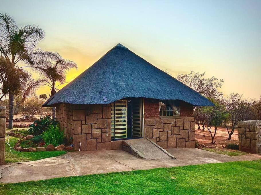 5 Sleeper Bushcamp Chalet Hartbeespoort Exteriér fotografie