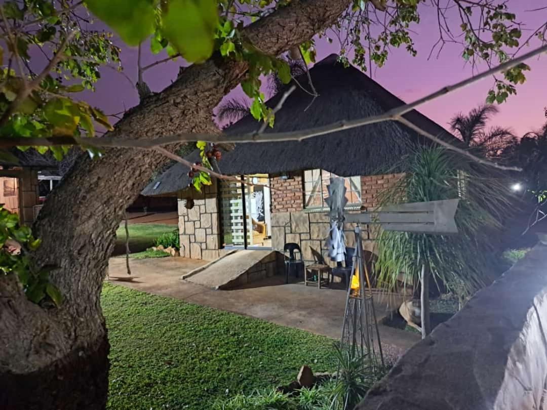 5 Sleeper Bushcamp Chalet Hartbeespoort Exteriér fotografie