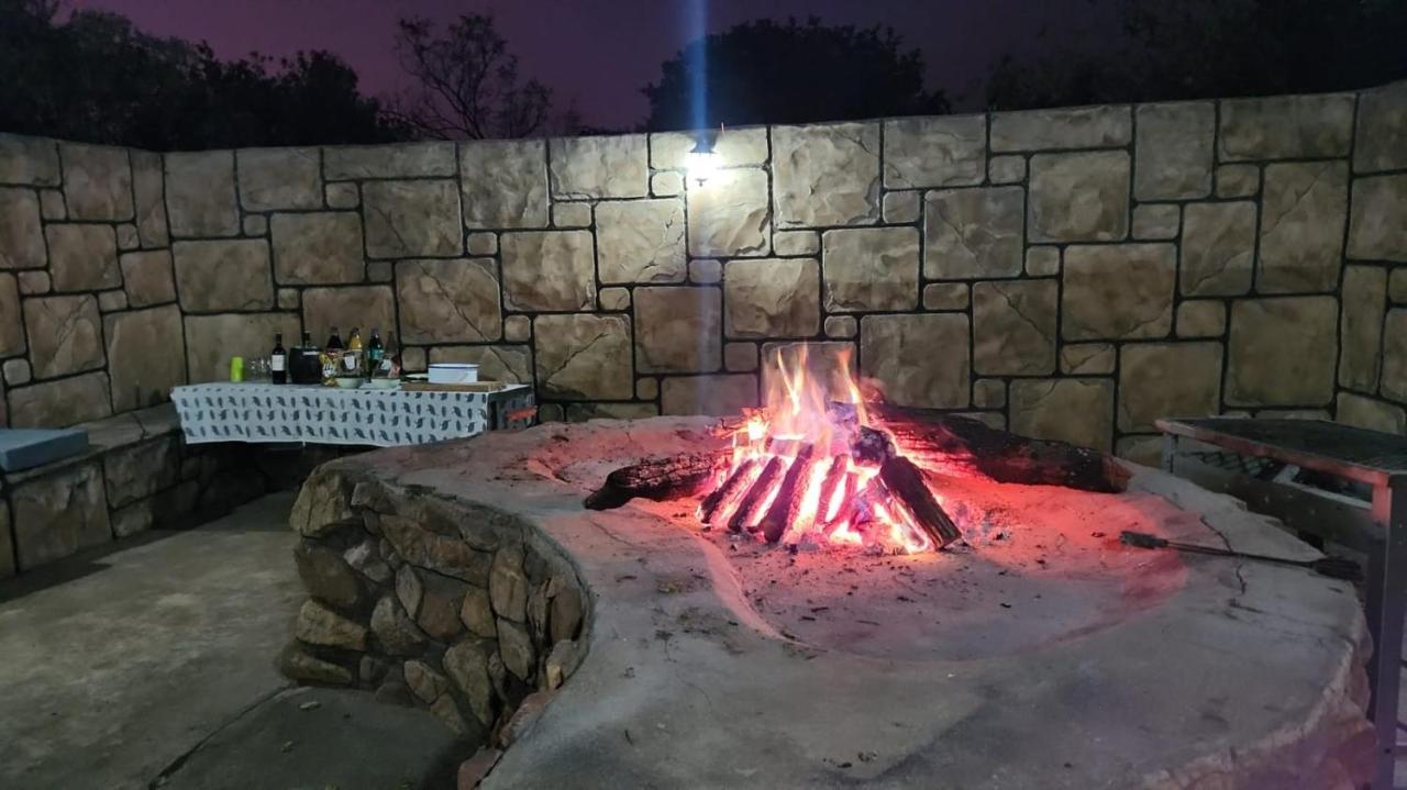 5 Sleeper Bushcamp Chalet Hartbeespoort Exteriér fotografie